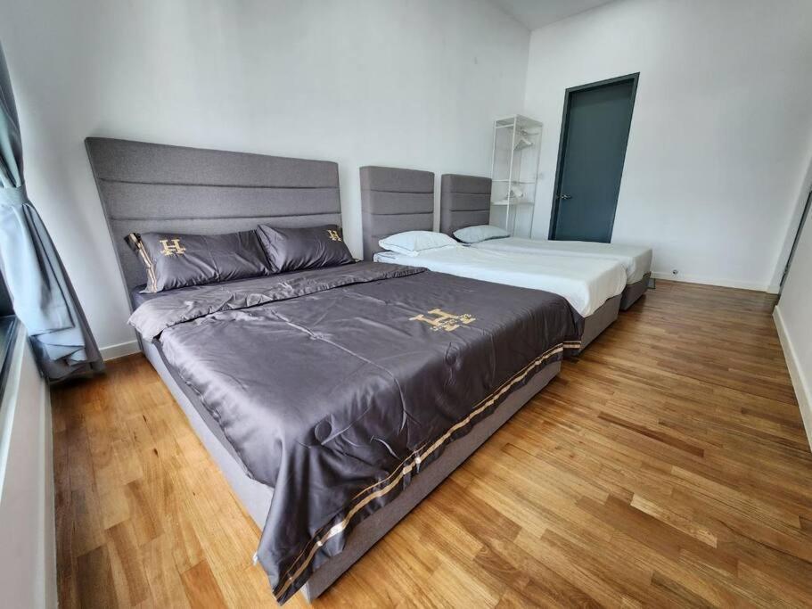 Paradigm 3 Bedrooms Above Paradigm Mall For 8 Pax By Gdragon Pangsapuri *
