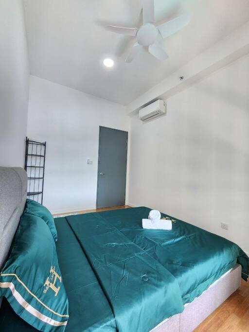 Paradigm 3 Bedrooms Above Paradigm Mall For 8 Pax By Gdragon Pangsapuri